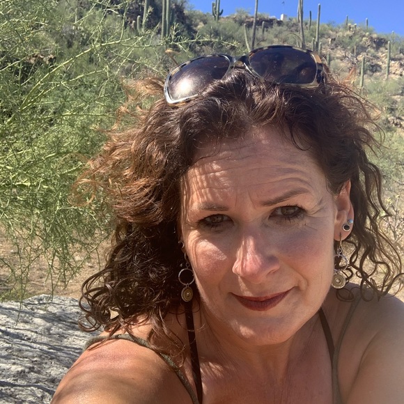 Meet your Posher, Rebecca - Picture 3 of 3